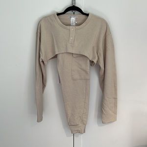 Zara SET cream/tan cropped long sleeve too with cargo style sweatpant/joggers